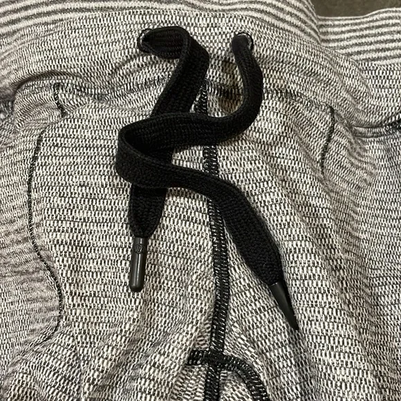 Lululemon Base Runner Joggers - Picture 4 of 8